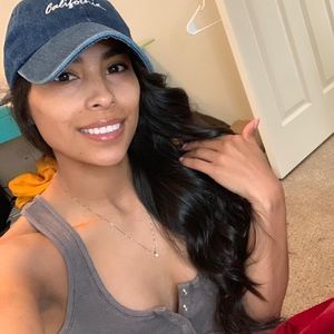 Meet your Posher, Karina